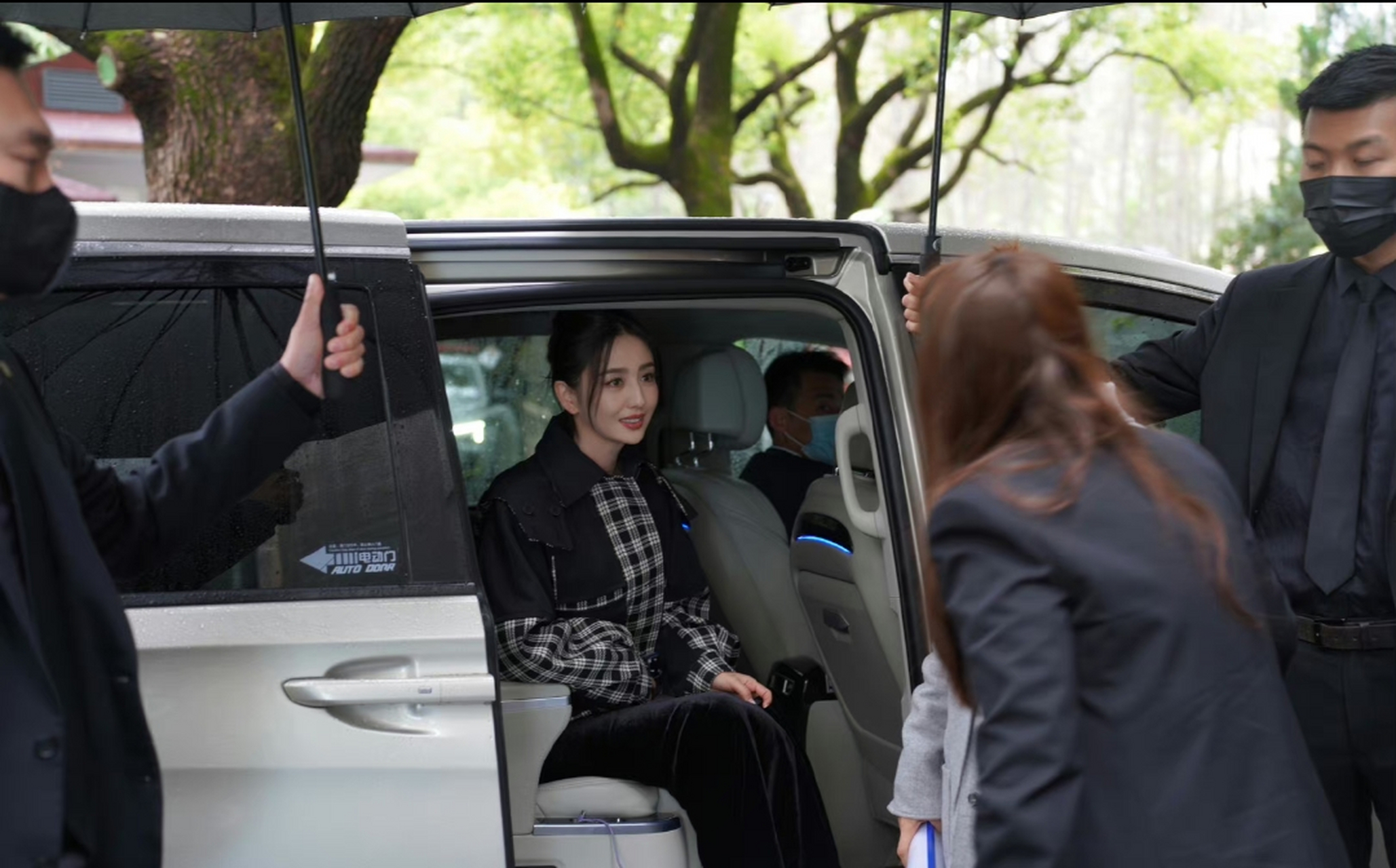 佟丽娅宝格丽路透!丫丫状态很能打!#佟丽娅# #佟丽娅宝格丽