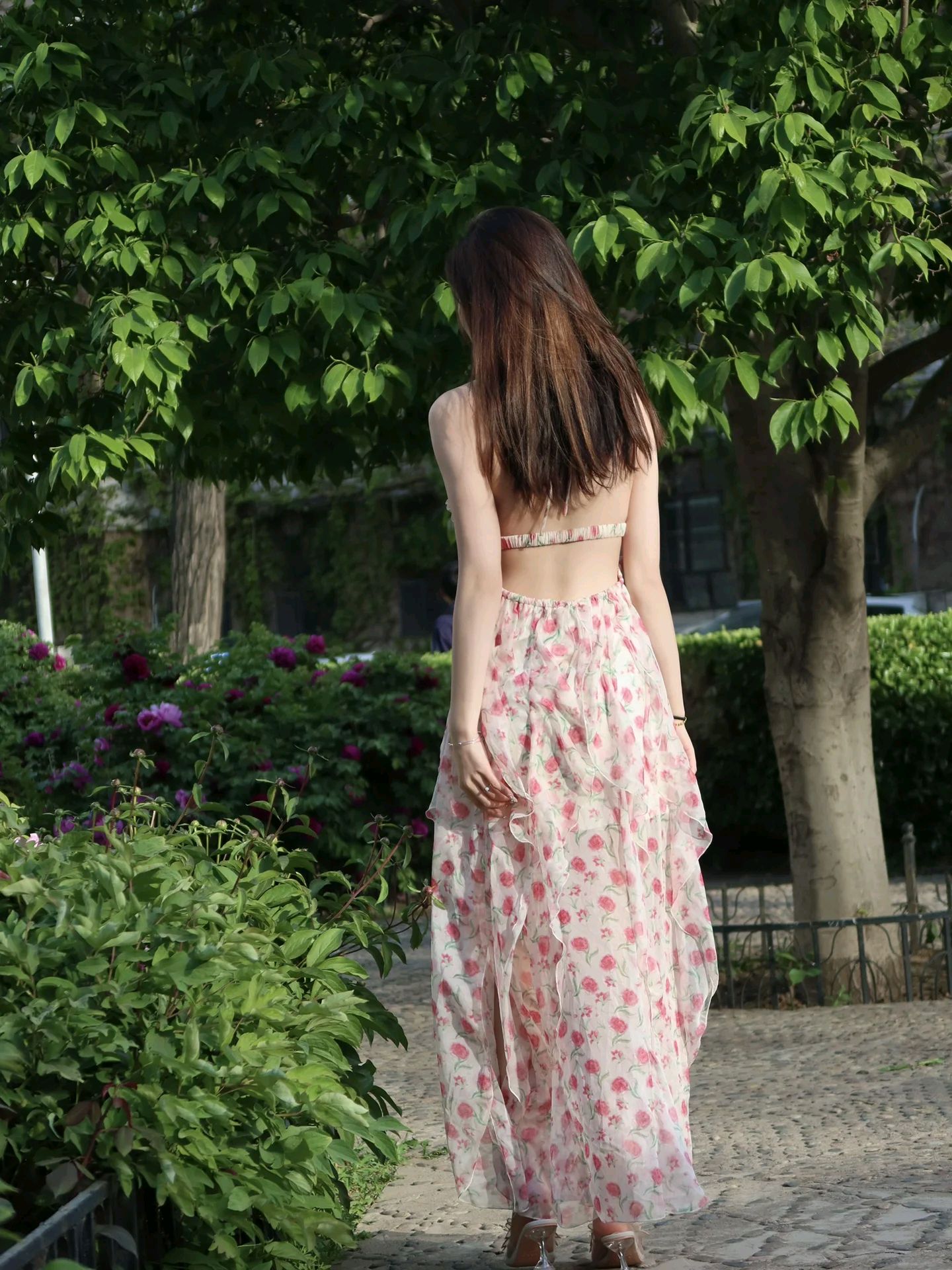 穿搭文案,碎花裙篇:夏天的温柔和浪漫,都隐藏在碎花裙里