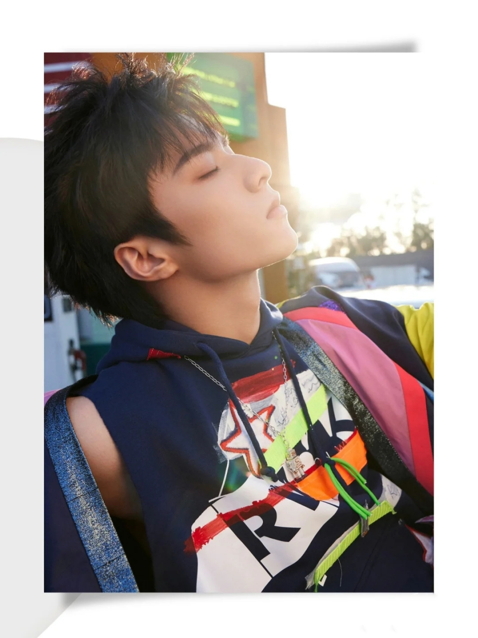 人气歌手时代少年团-刘耀文佩戴qeelin roobot系列机器人钻石吊坠