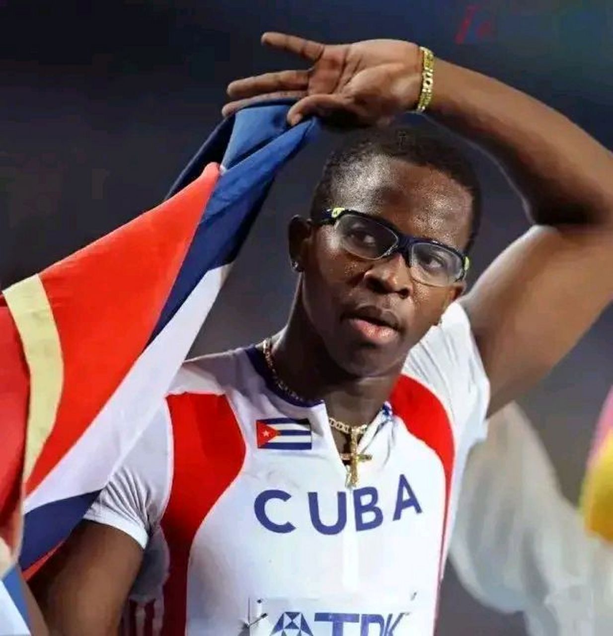 男子110米栏纪录# 古巴名将罗伯斯以12秒87打破刘翔保持的世界纪 