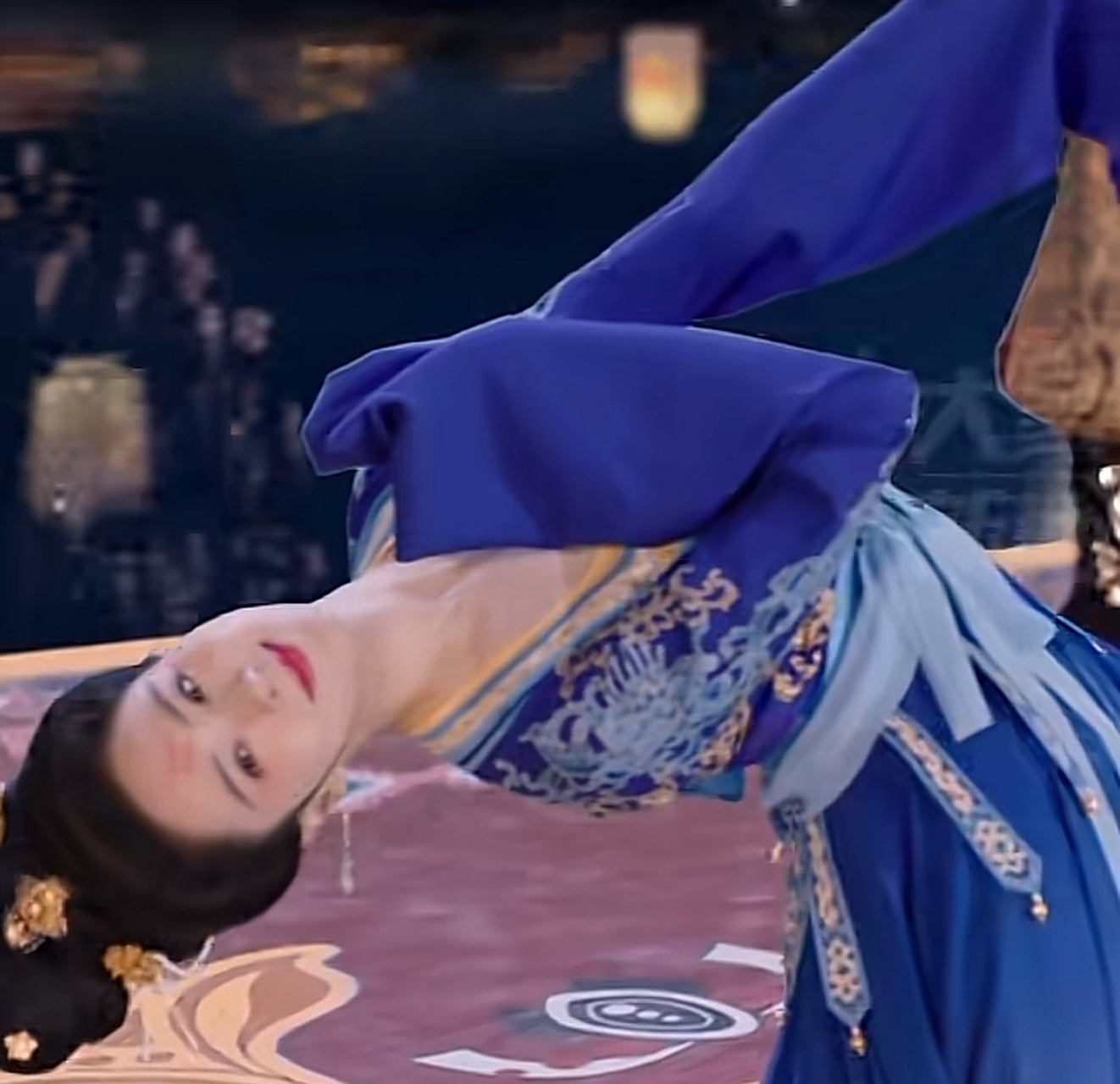 河南卫视元宵奇妙游《绿腰》,舞蹈演员余瑜的舞姿美哭了.