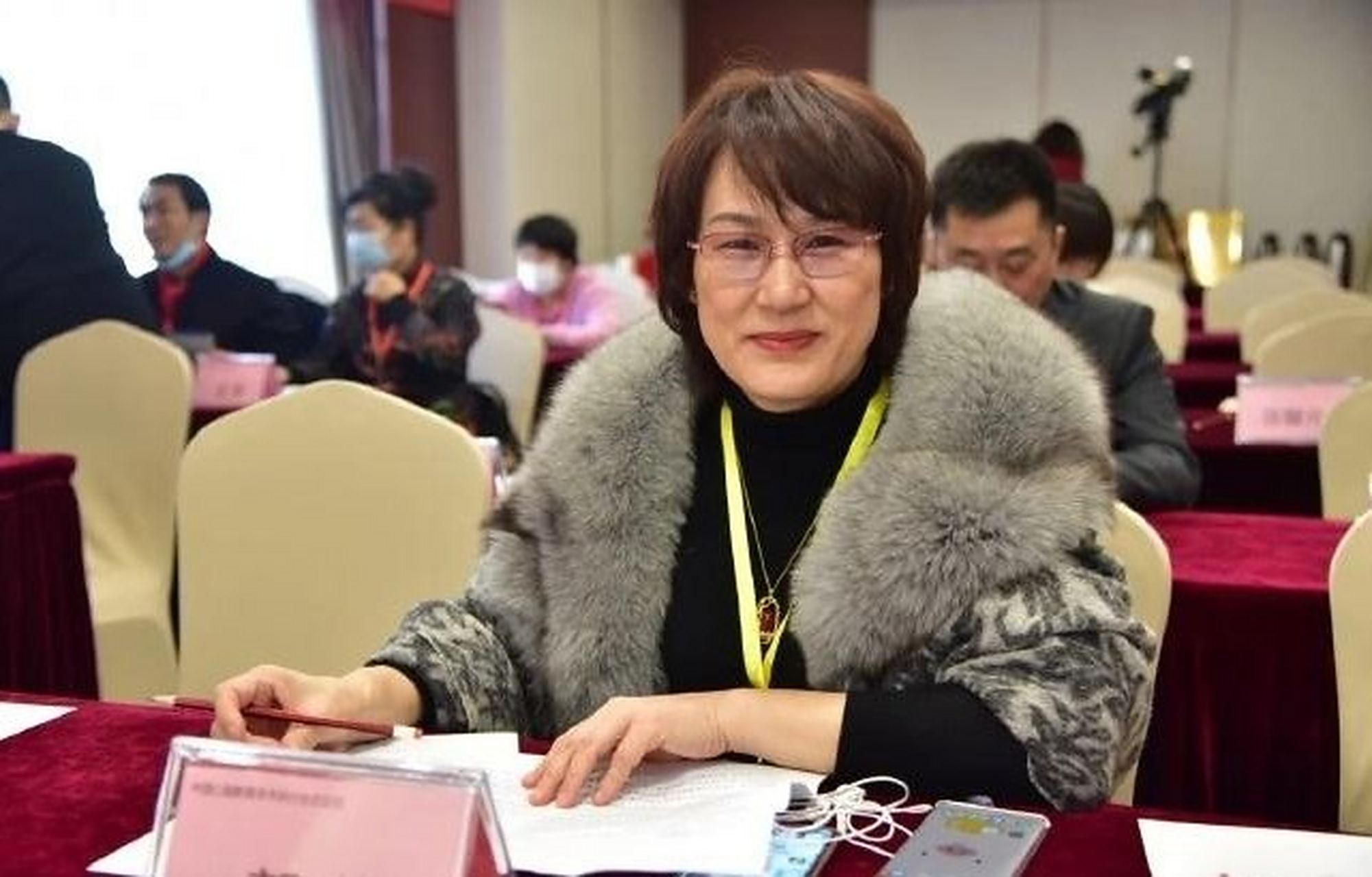 郑州郭萍校长东窗事发后,在接受记者采访时仍然嘴硬,把结结实实荒诞不