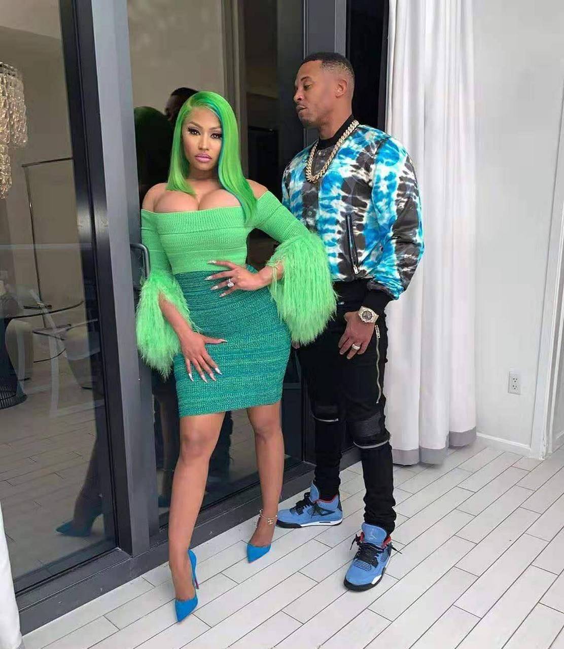 美国歌手"麻辣鸡"妮琪·米娜(nicki minaj)(c).