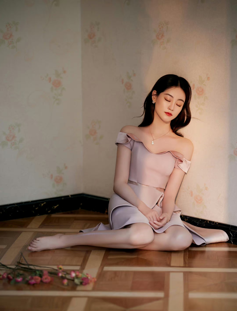 祝绪丹一字带高跟鞋[色][色] #祝绪丹