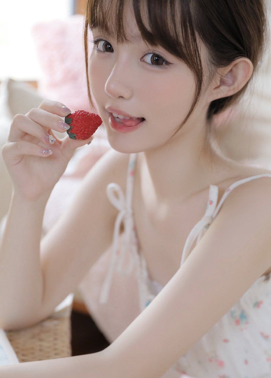 美女# 奶甜奶甜的草莓少女可爱迷人