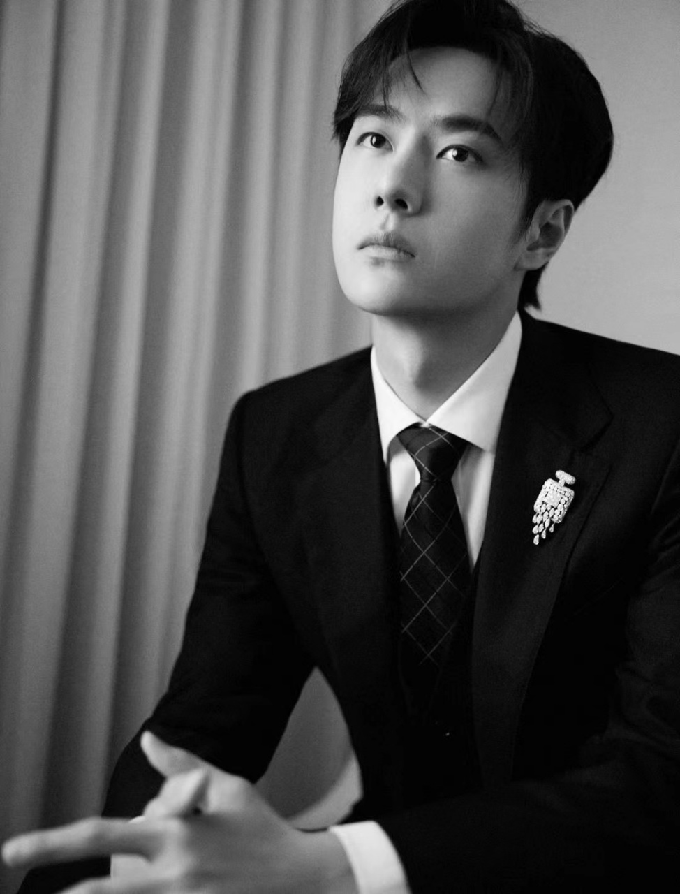 1,陈飞宇现在就是全面复出了,资源方面没影响.