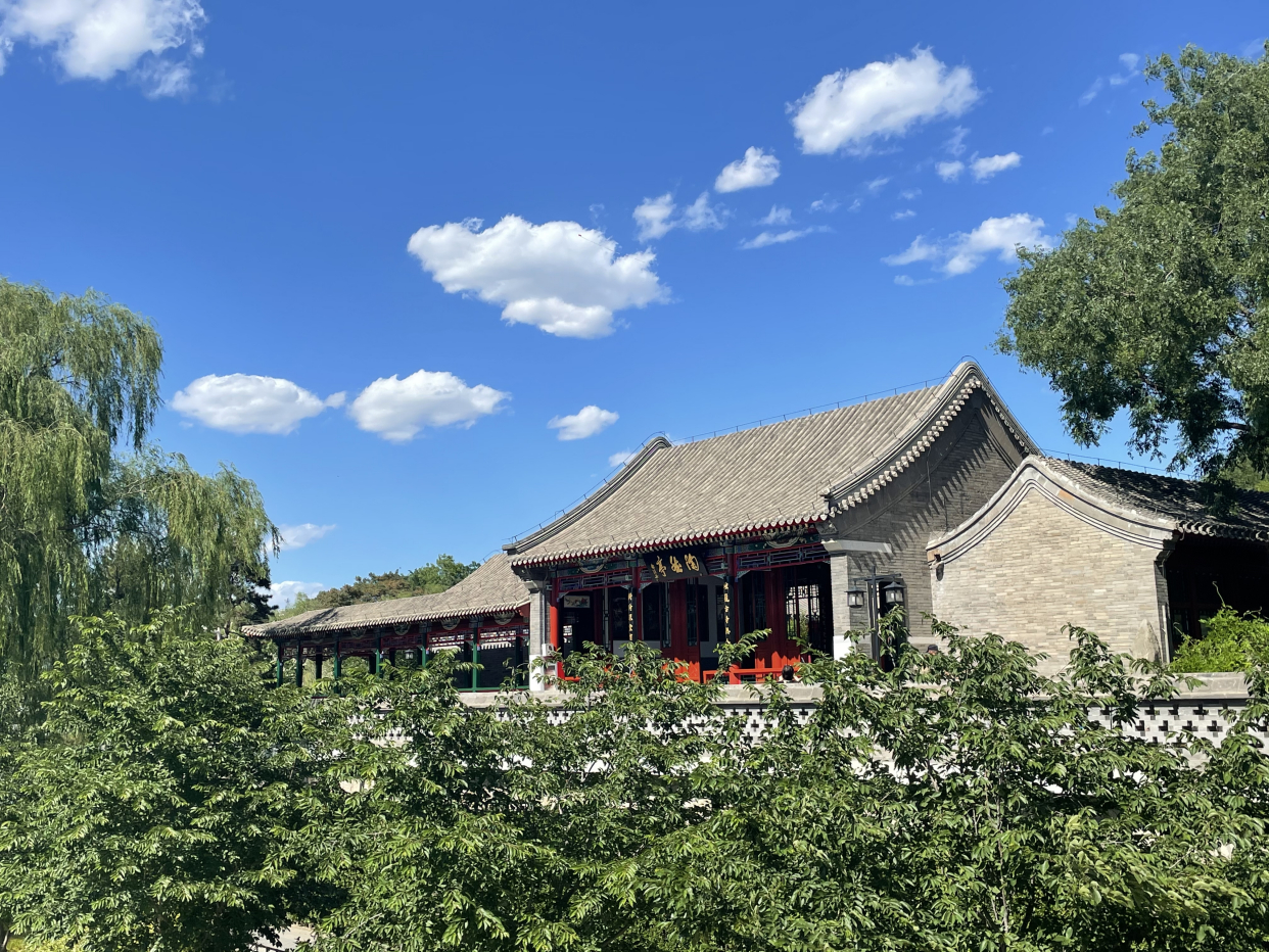 陶然亭公园开展"迎国庆 敬先烈 铸信仰"主题红色游宣传活动