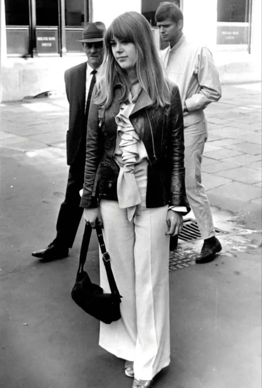 英国前模特珍妮博伊德的姐夫是甲壳虫乐队的吉他乔治哈里森,图为珍妮