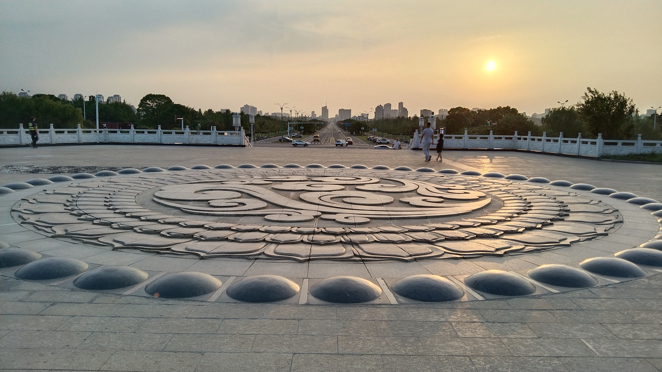 傍晚时分,来到池州平天湖莲花台