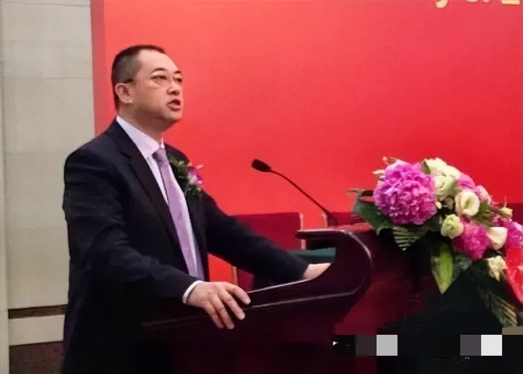 2022年恒大高管薪酬排行榜 第一名:肖恩,2452万元 第二名:夏海钧,2123