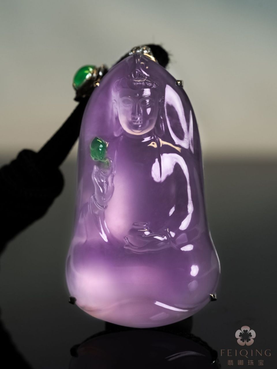 如此美丽的紫罗兰挂件吊坠!