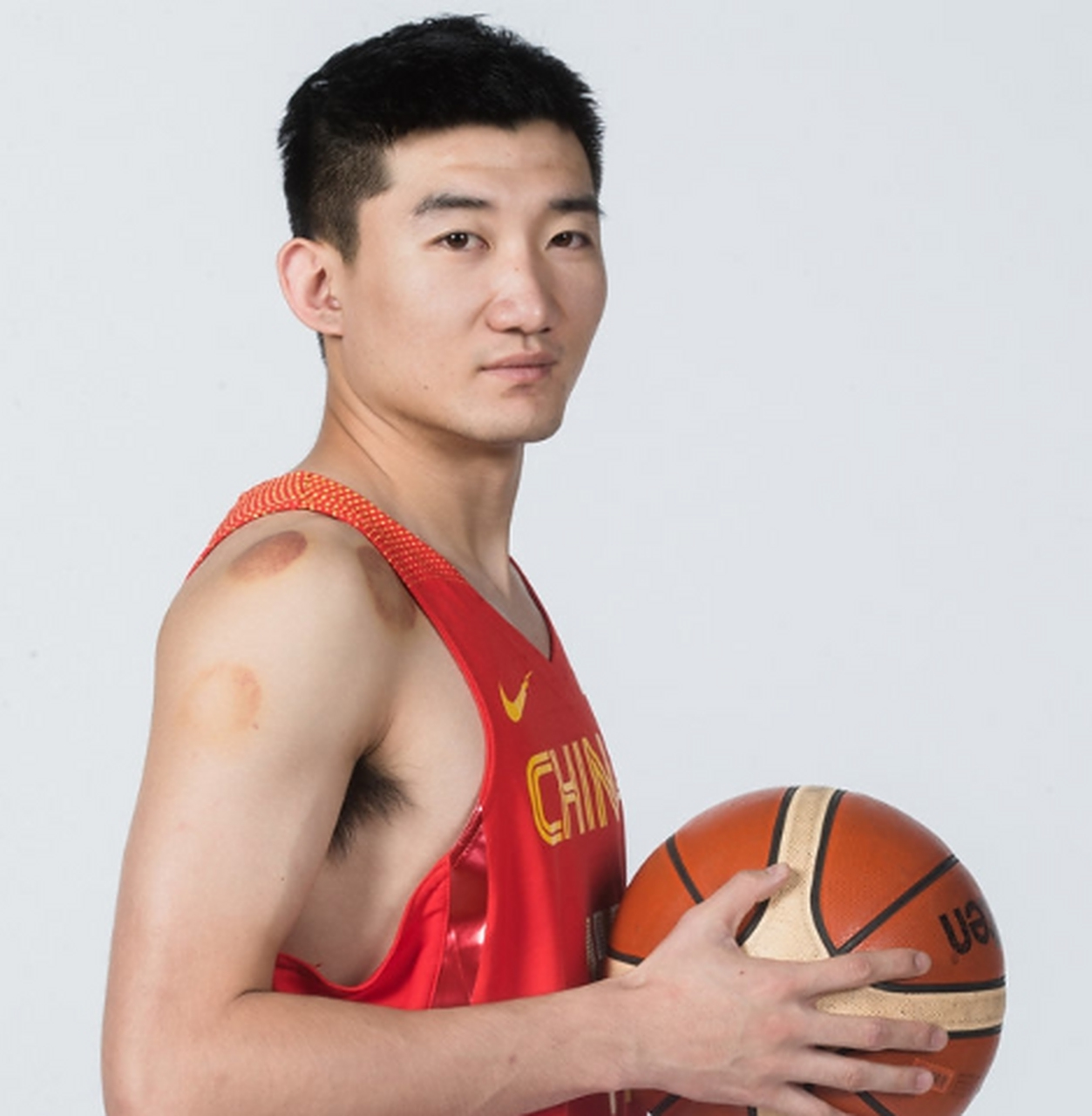 方硕和孙铭徽危险了,世界杯男篮12人名单,这两人估计够呛了,落选的