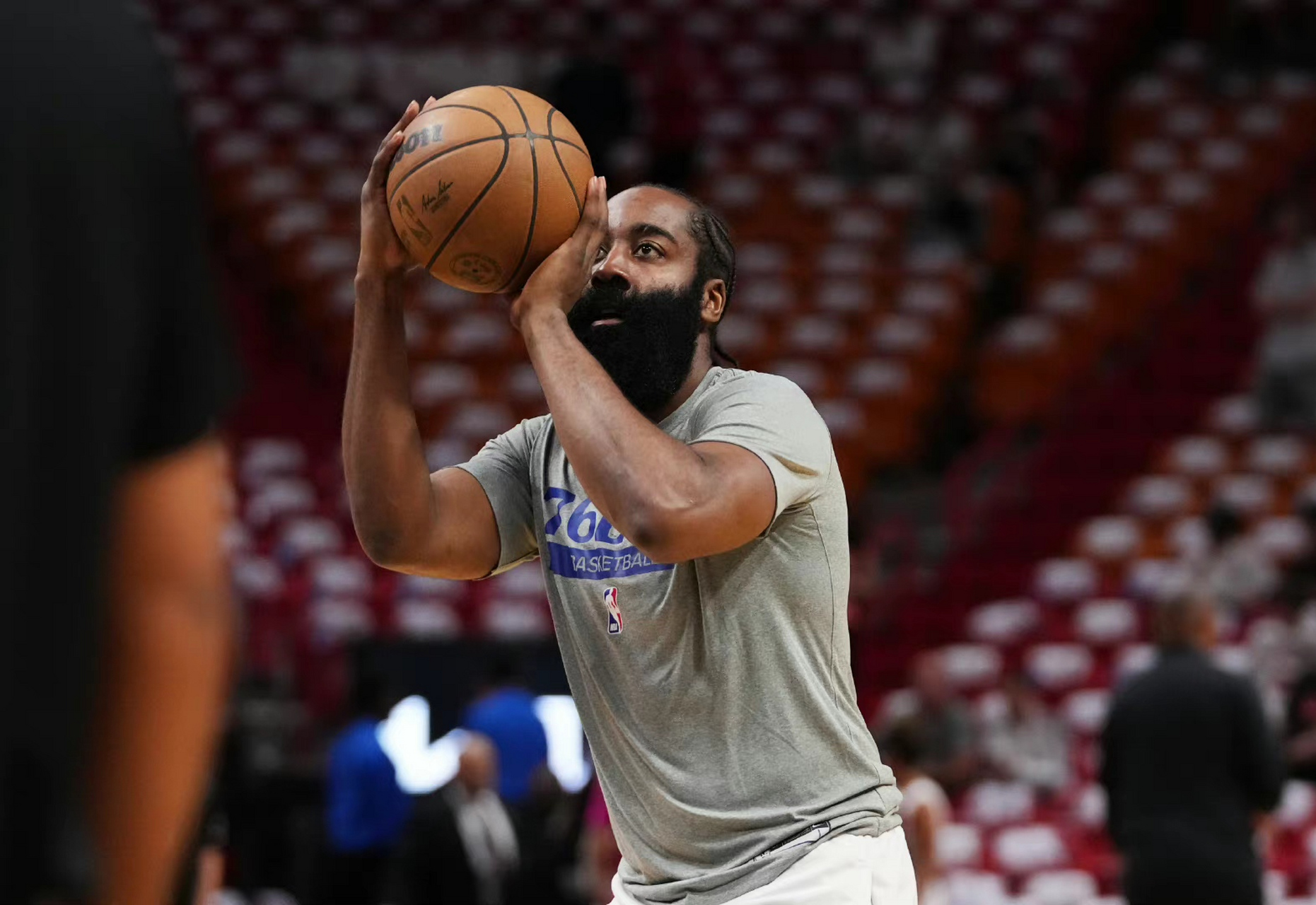 哈登今年的投篮效率整体提升很高!