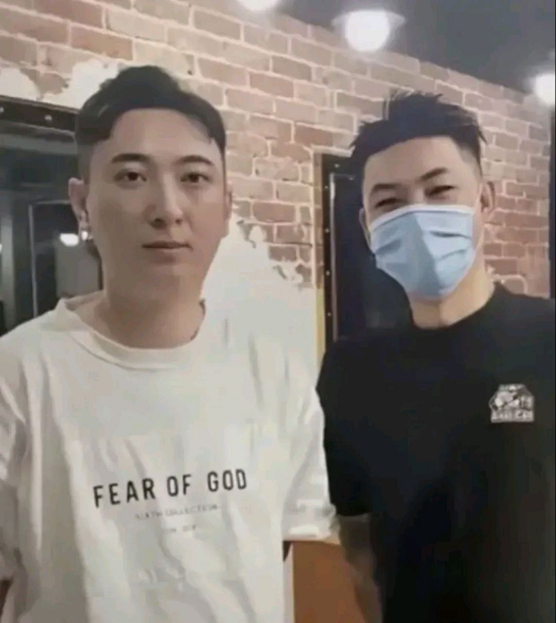 这不是二愣子发型吗?有钱就任性.
