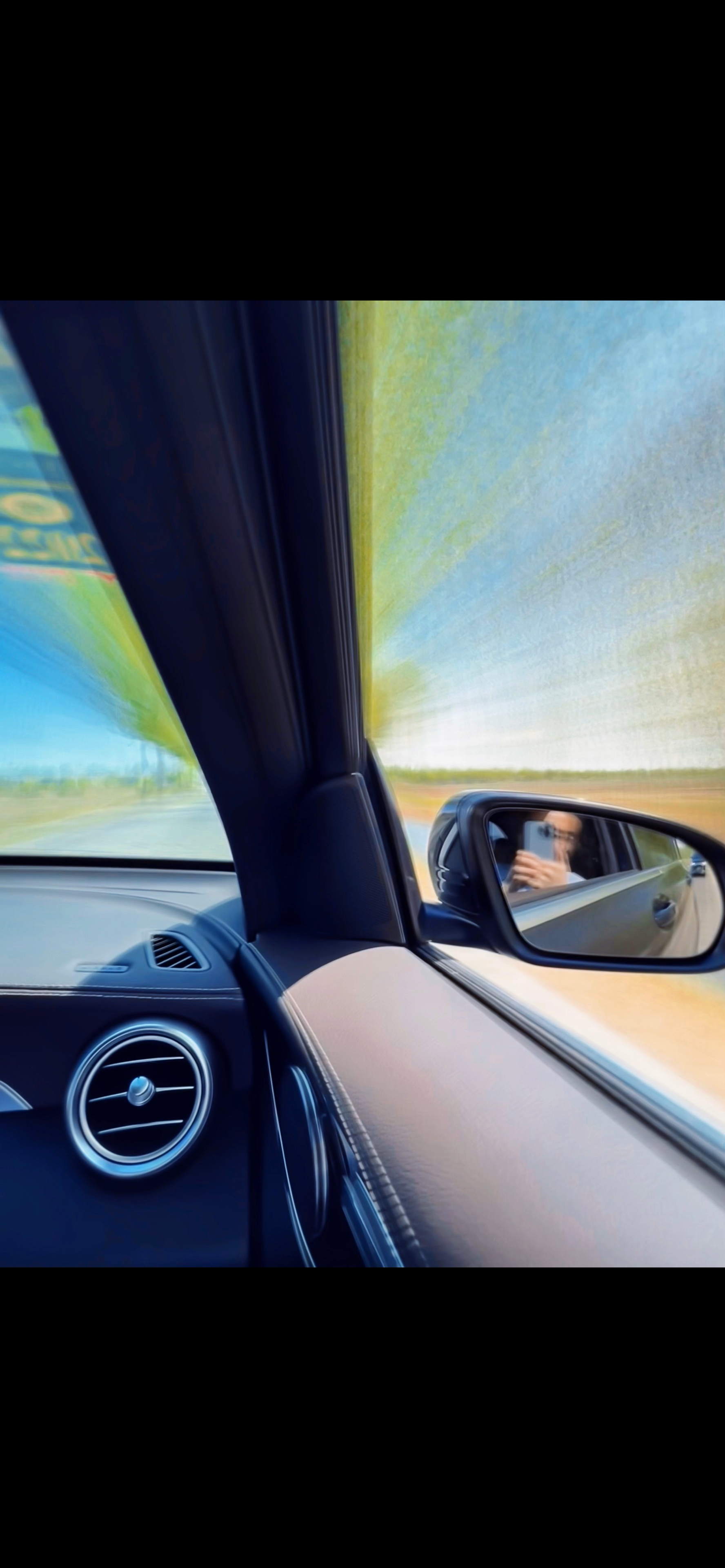 试试这个超简单的手机拍坐车照片小技巧!