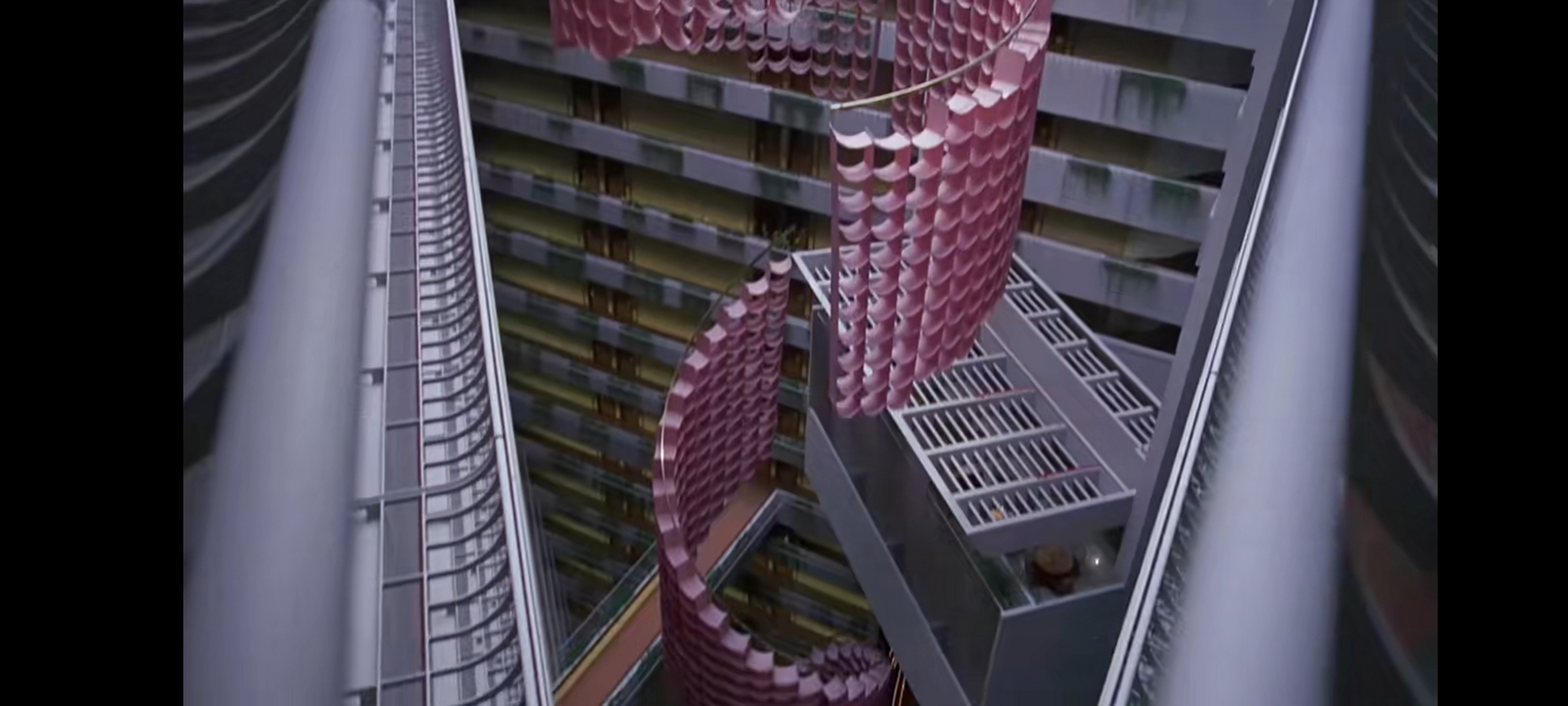 电影#1988, 《金装大酒店》.