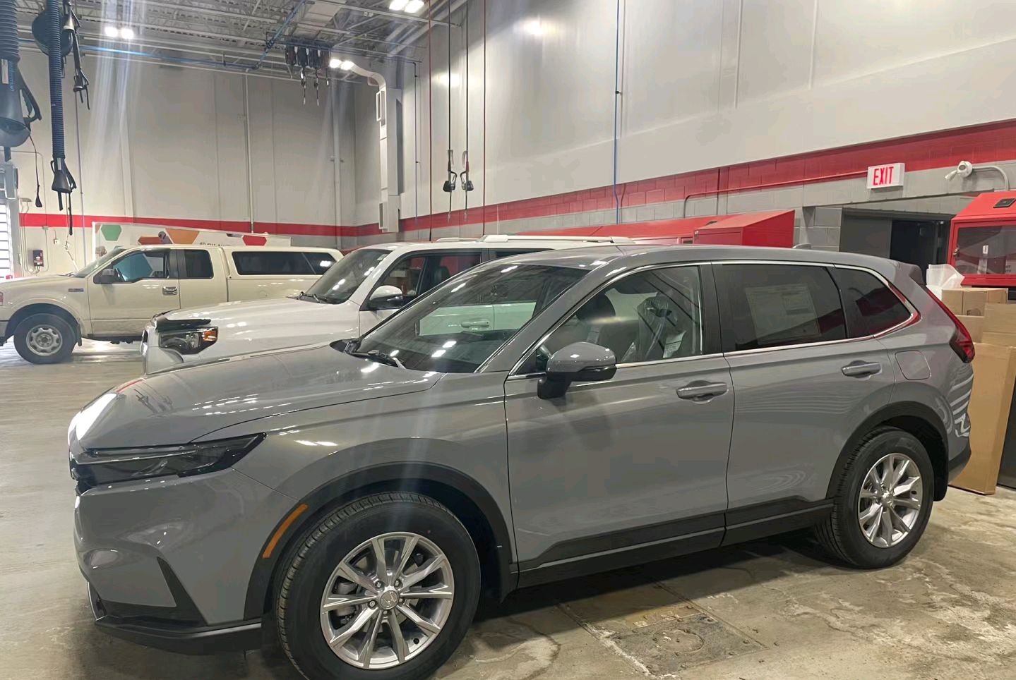 全新混动引擎,水泥灰色漆面更犀利,本田crv"新造型"亮相