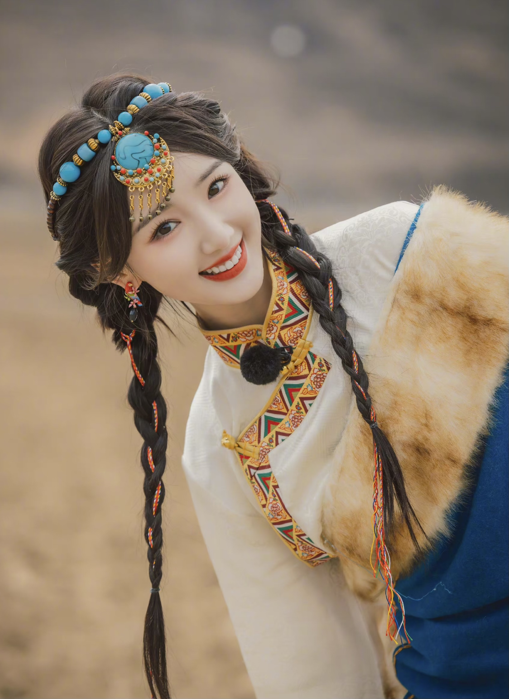 毛晓彤最新综艺,一身藏族服饰,妥妥的卓玛女孩