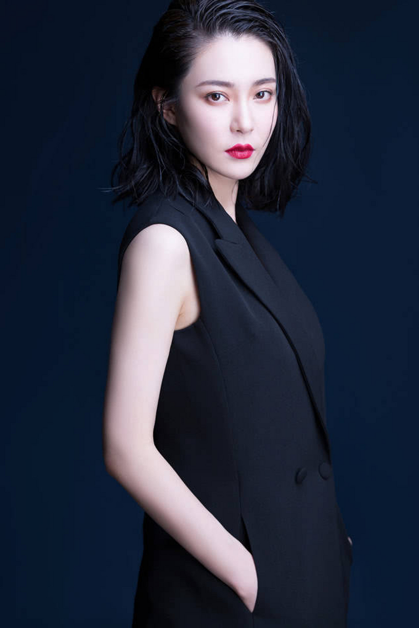 胡然,出生于天津市滨海新区,毕业于中国传媒大学,中国内地女演员.