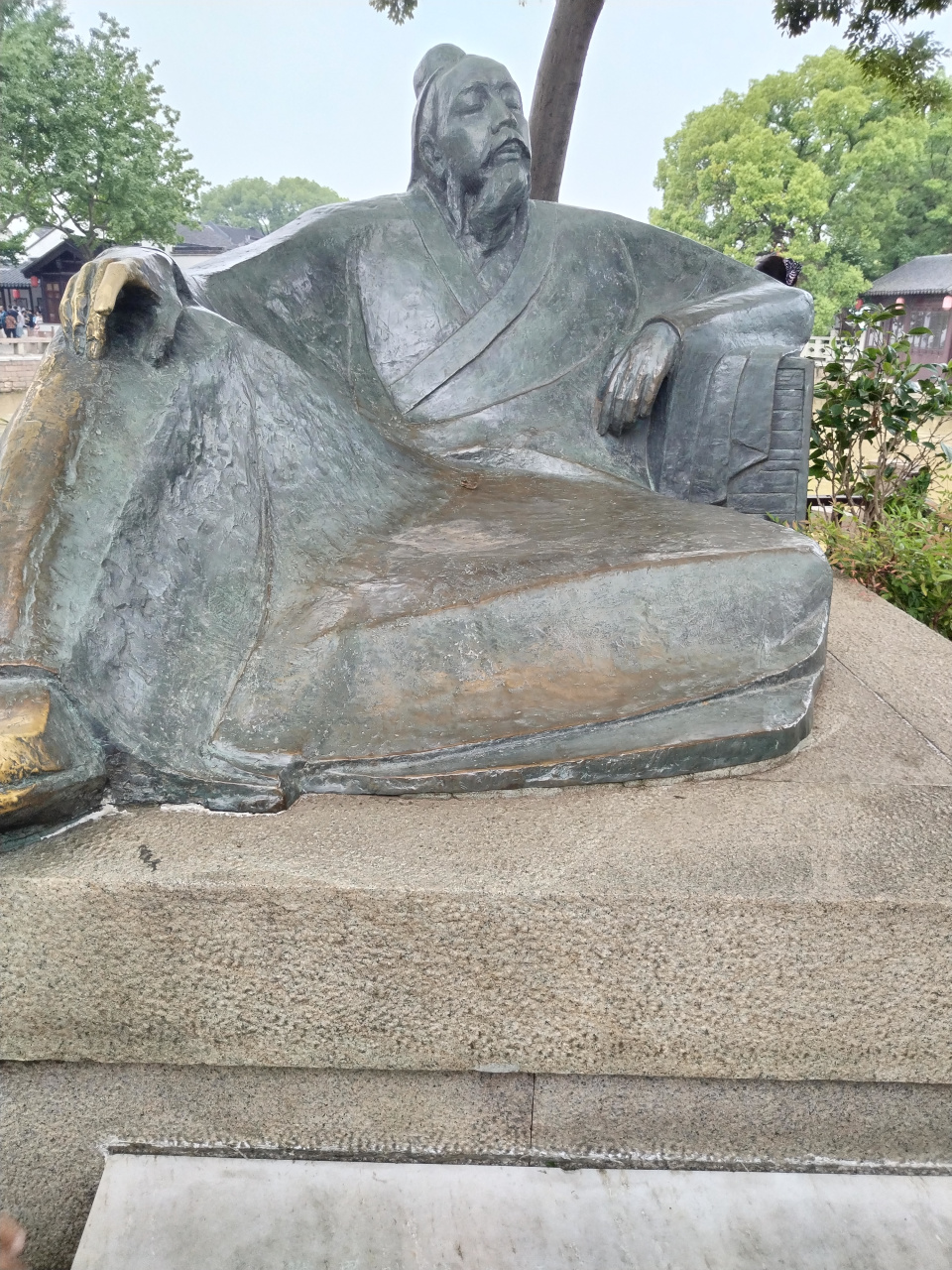 寒山寺因为唐朝张继的名诗《枫桥夜泊》而出名