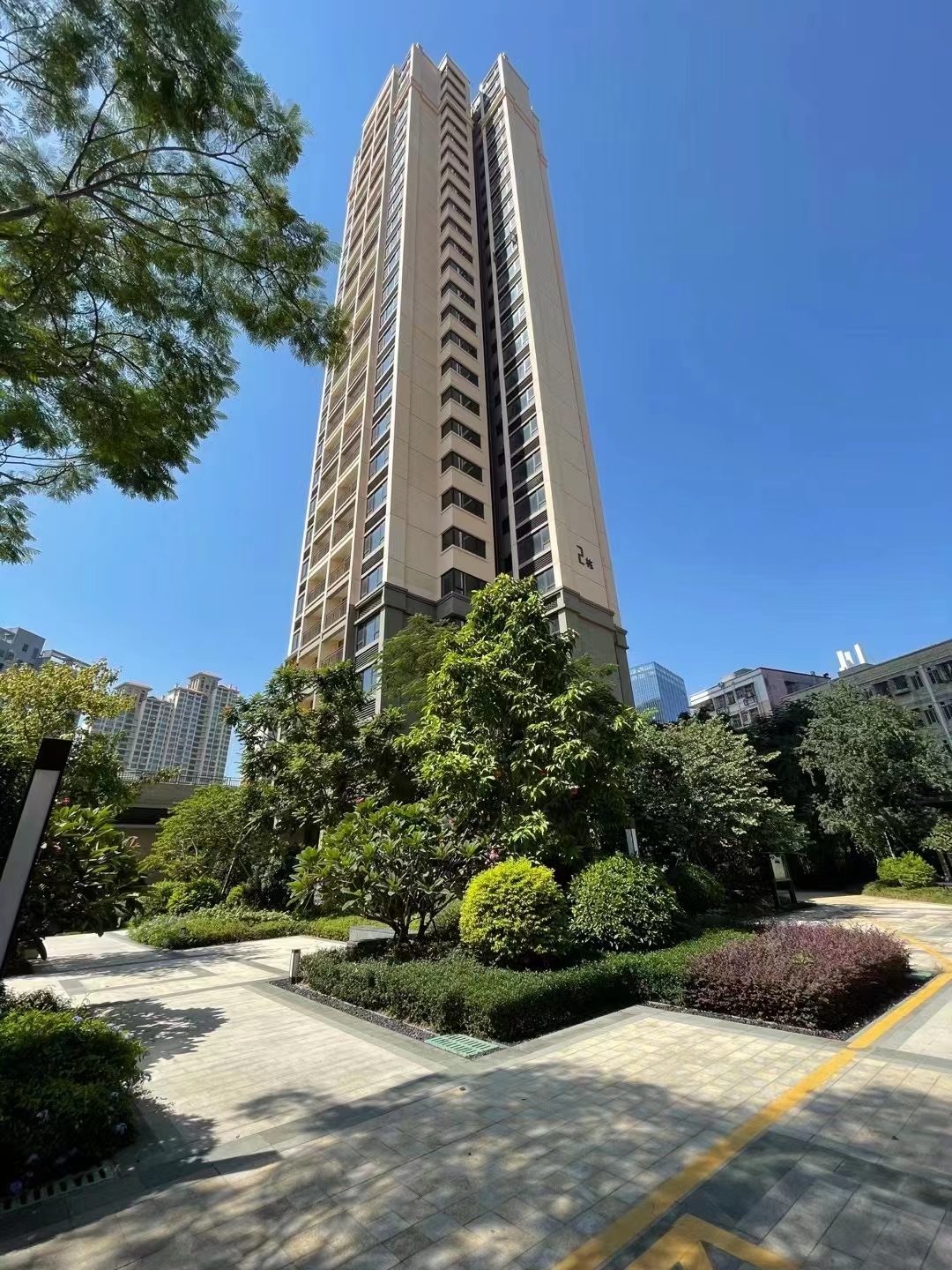 坂田三栋围合式小区统建楼