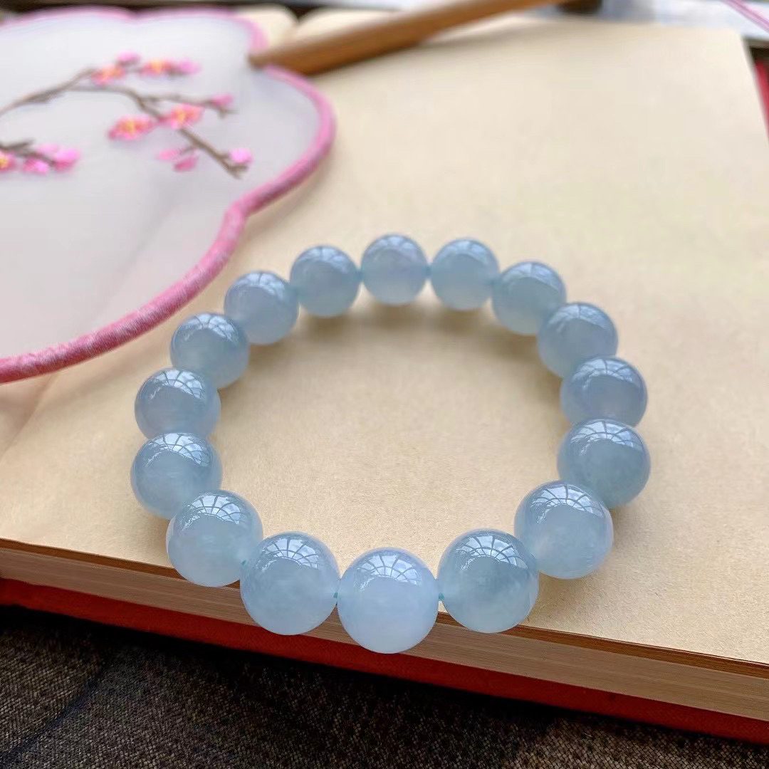 天空蓝冰种翡翠手串 13.