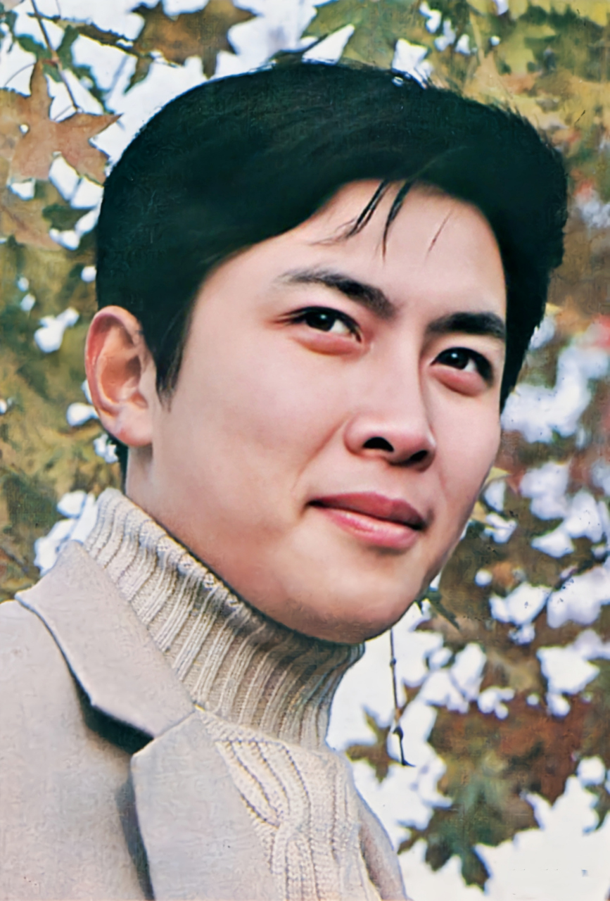 照片c位的唐国强与2位"小花"妹妹友谊地久天长!