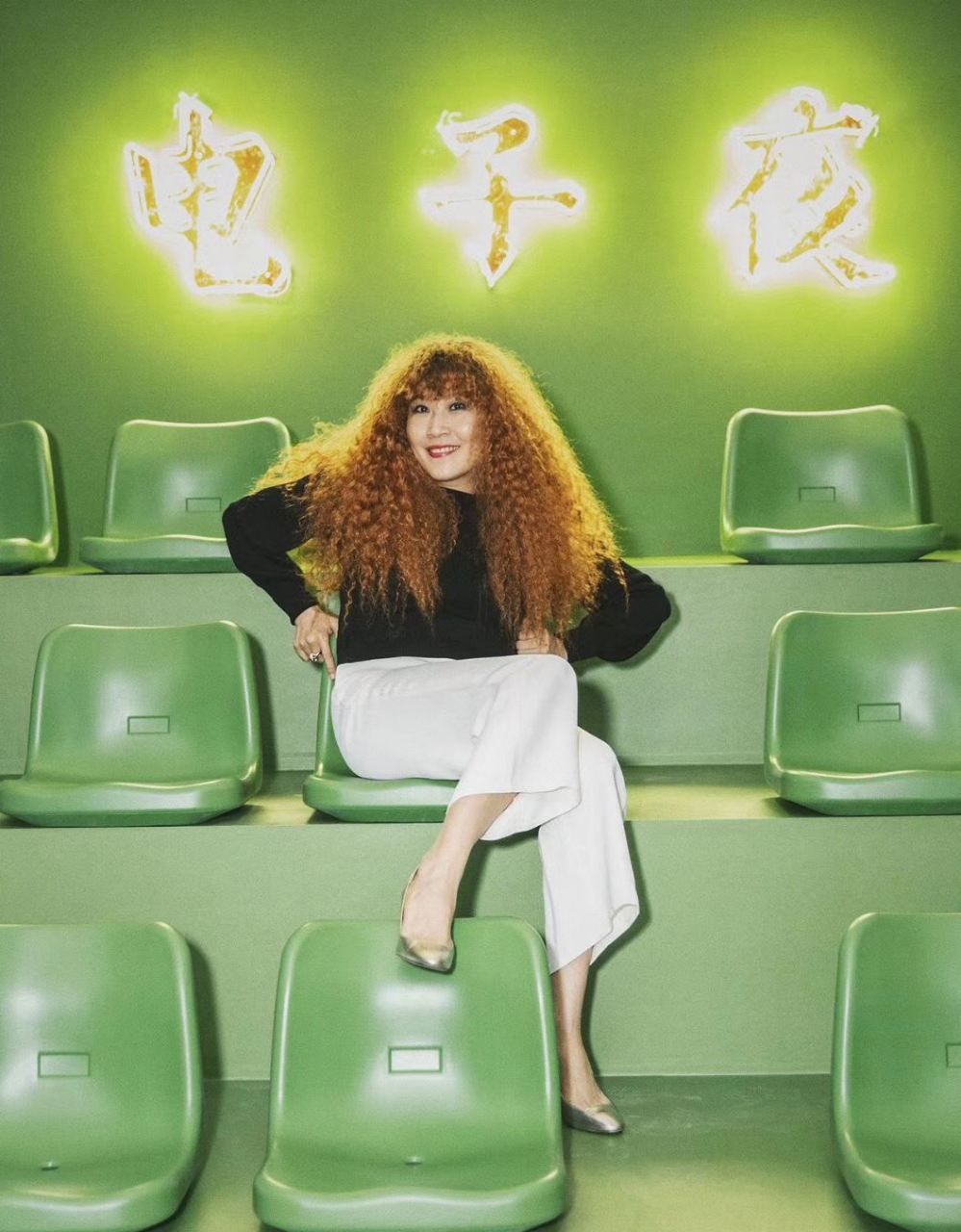 "迪斯科女皇"张蔷,1967年12月出生于北京,歌手.