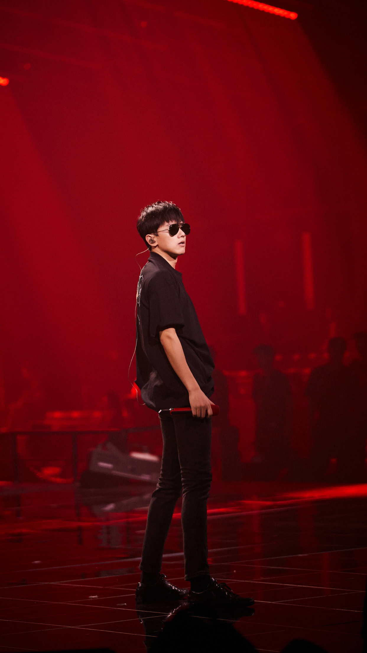 歌手张杰,天籁之音,感心动耳,来看舞台照和写真照吧