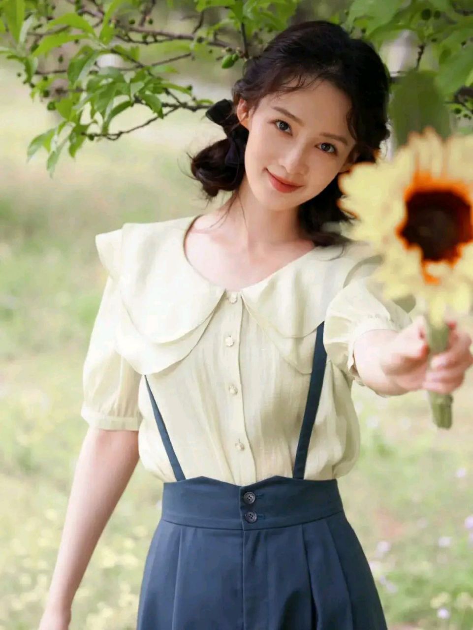 娱乐 我个人觉得李沁真的是一个很好的演员,她有颜值,有身材,还有演技