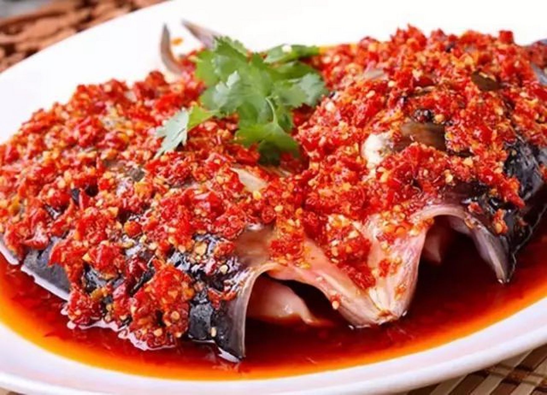 赣菜之鄱阳湖胖头鱼～  鄱湖胖鱼头是江西的十大名菜之一,  也是江西