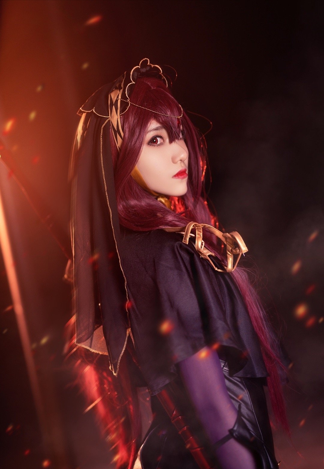 二次元动漫fgo斯卡哈cos:枪之一击若至化境,弑神亦只在翻掌之间