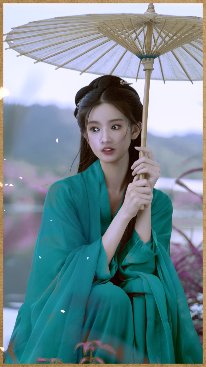 男高音歌唱家戴玉强未婚妻米兰达泰特小姐拍摄的影楼美女照!