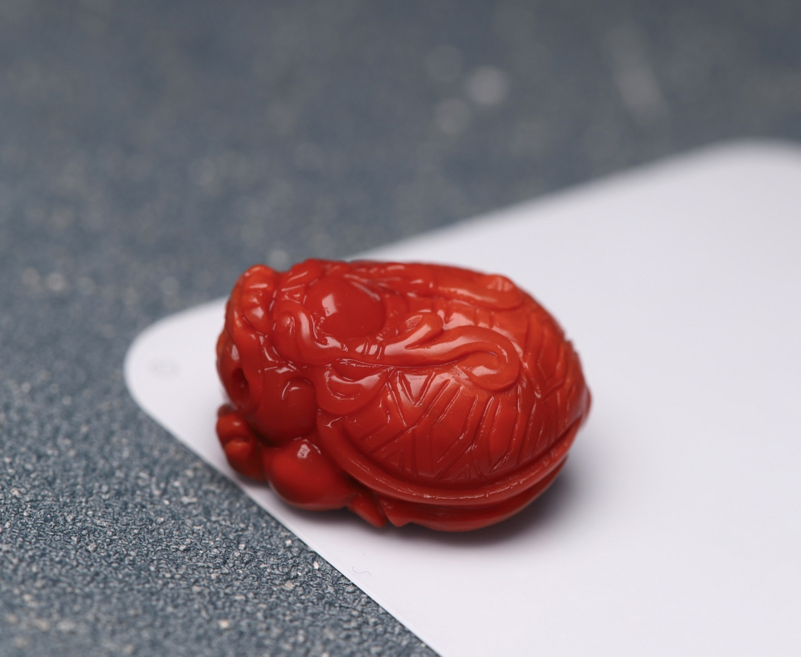天然川料南红玛瑙龙龟吊坠,满肉柿子红,雕工精致,油润细腻光亮!