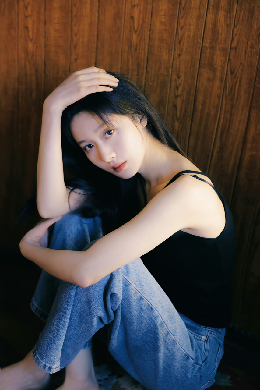 王子璇  光脚丫