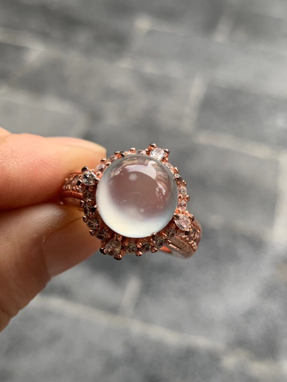 点击头像看直播# #翡翠# 翡翠戒面,高冰高透,质地纯净无杂质,水润