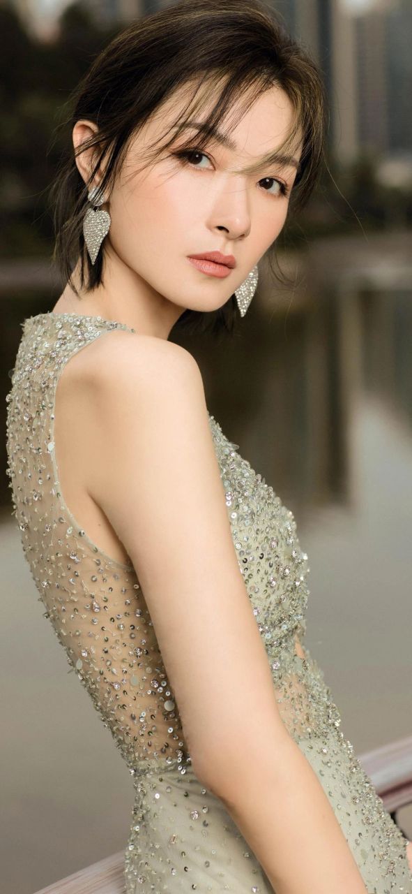 美女壁纸第295期—万茜#万茜# #娱乐最前沿# #明星