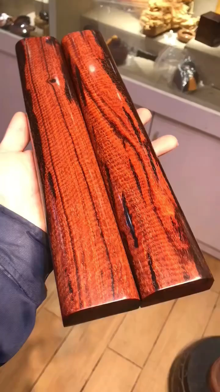爆水波s纹镇尺,印度小叶紫檀琴料,二膘料高油密,文房珍藏雅器