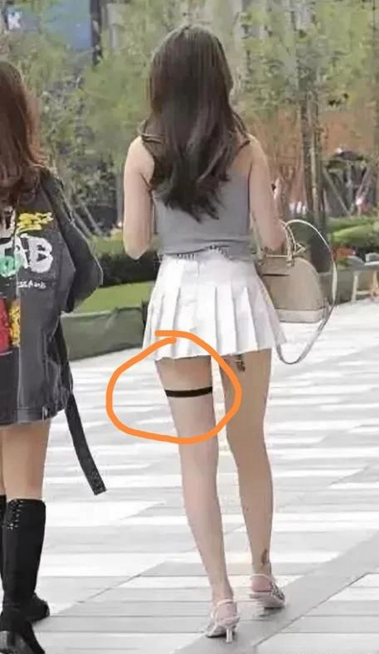 这腿上绑的黑色带子是用来干嘛的