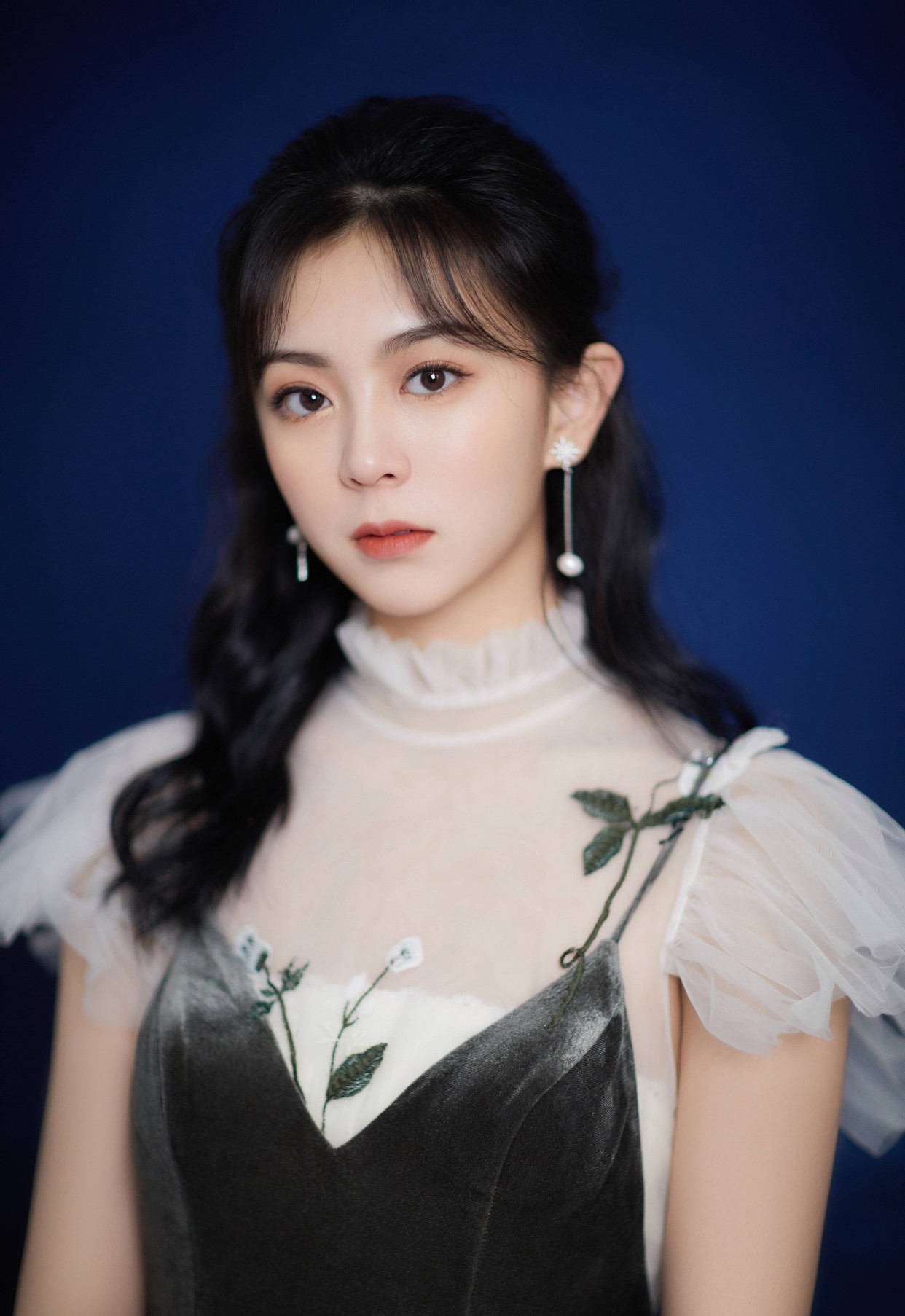 郜思雯:清新甜美,可爱迷人