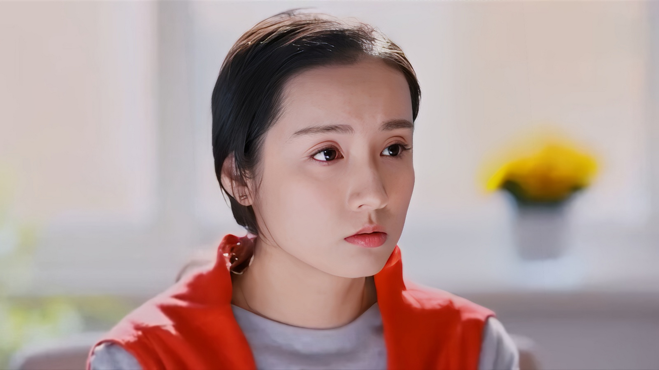 《我是幸运儿》讲述了插画师王小幸在离婚后遇见丁学琪,两人在相处中