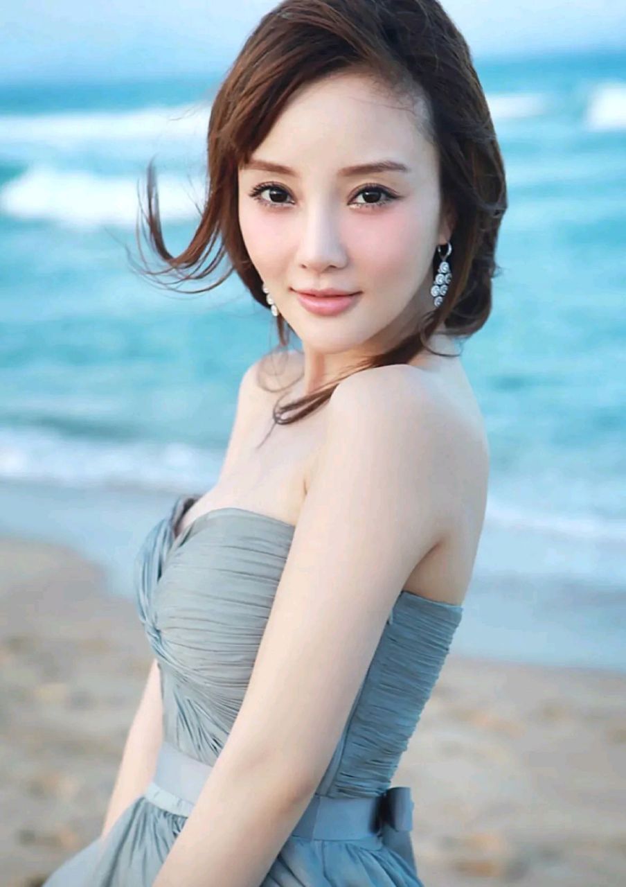 [玫瑰][玫瑰][玫瑰]2009年的一天,李小璐被蒲巴甲送到妇产科,难怪