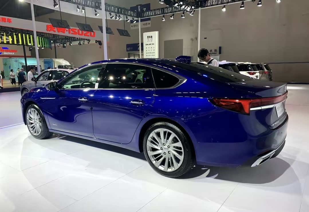 新车|售价23.99万元,新一代别克君越艾维亚版亮相重庆车展