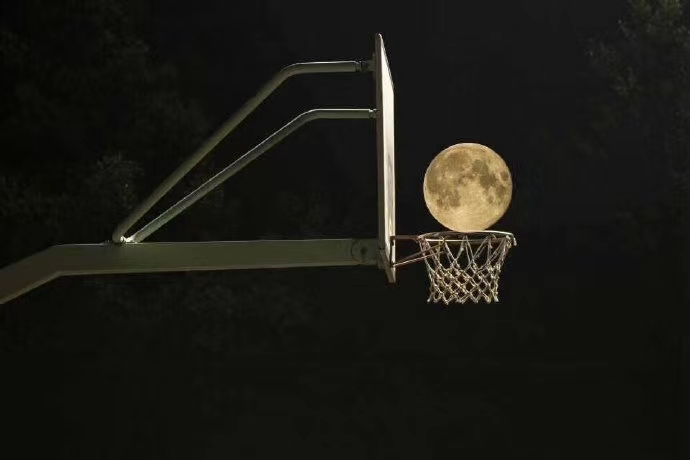 月亮当篮球扣篮图片图片