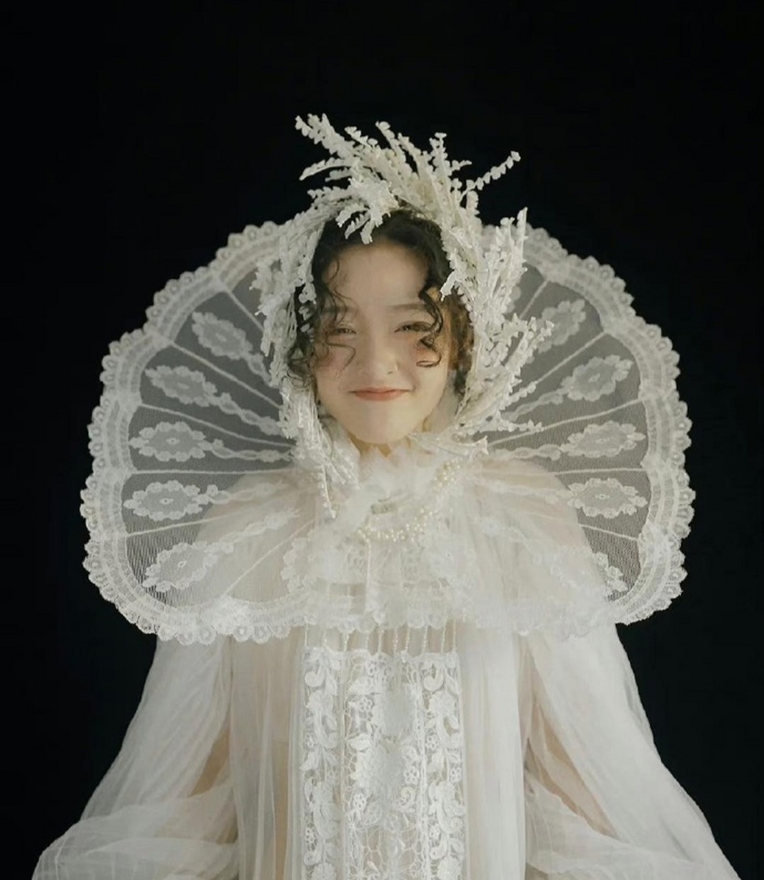 吴倩朋友帮她的孕照拍的好复古,美的好高级! 676767