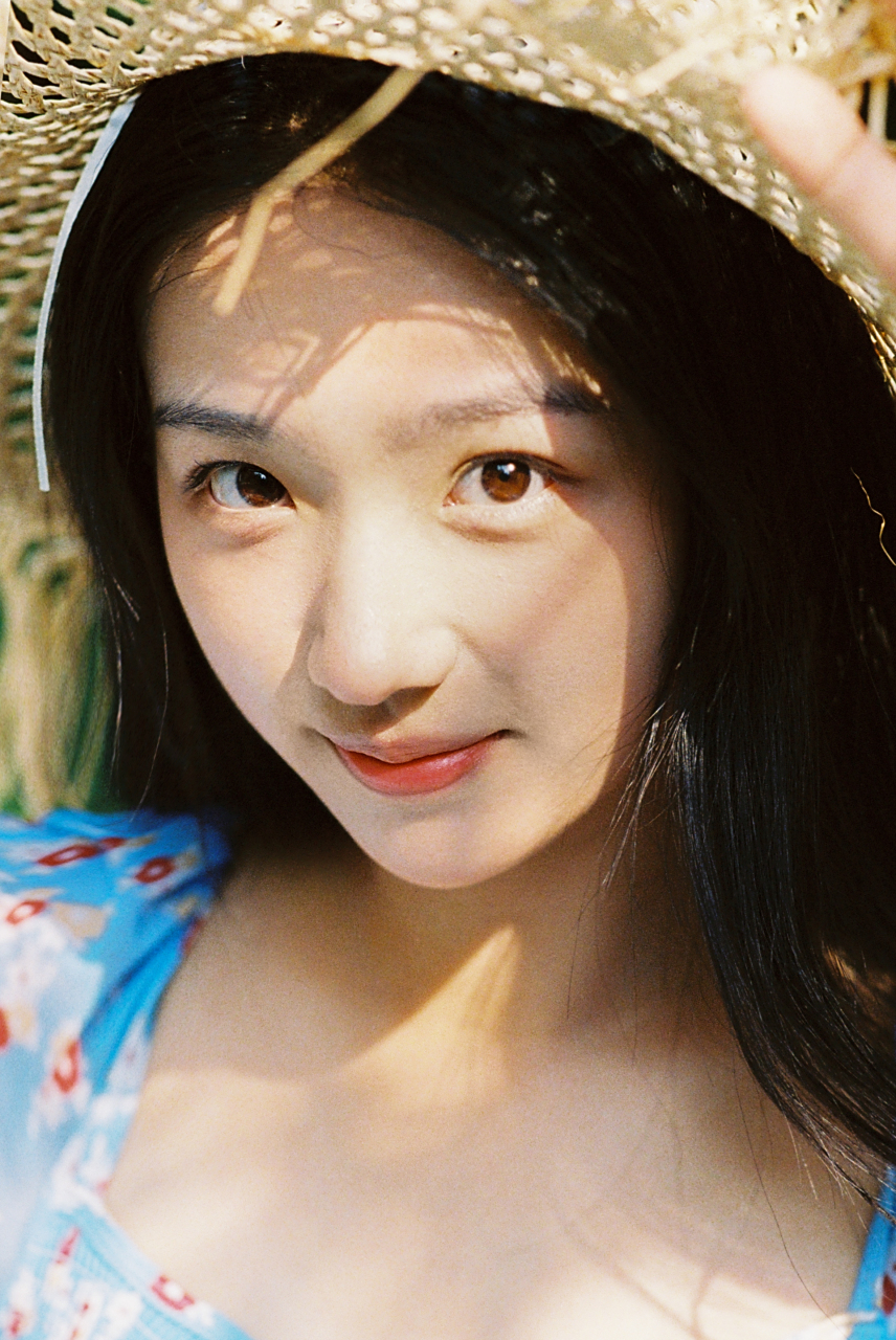 泳池碧水嫩芙蓉～北影美女尹蕊 #少女高清写真