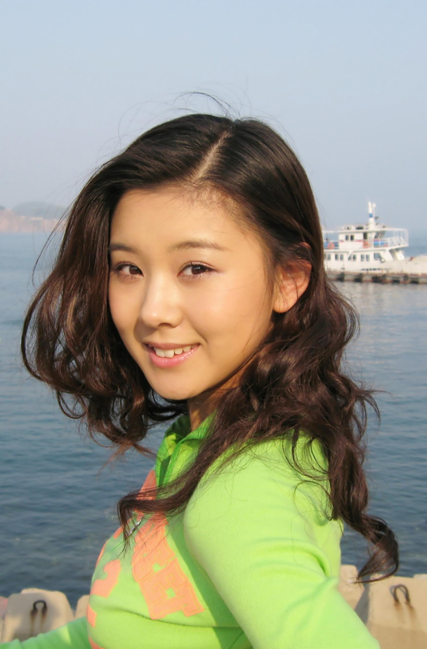 无论是从外表还是演技上,李小萌都值得我们对她的期待和关注.