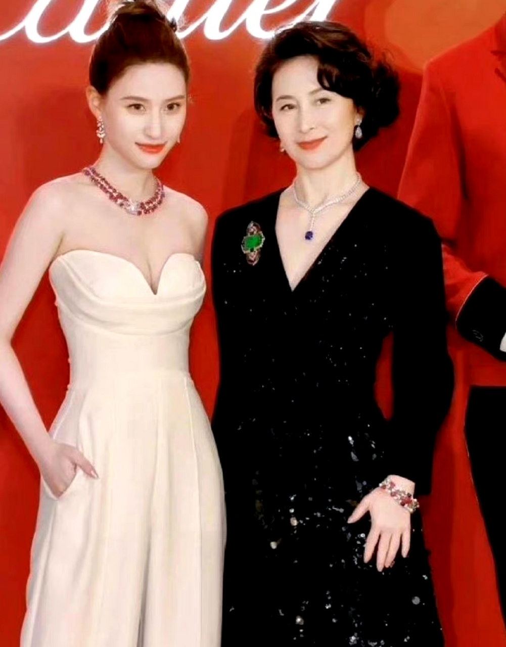 何超琼和何超莲都好美,不愧是一家人