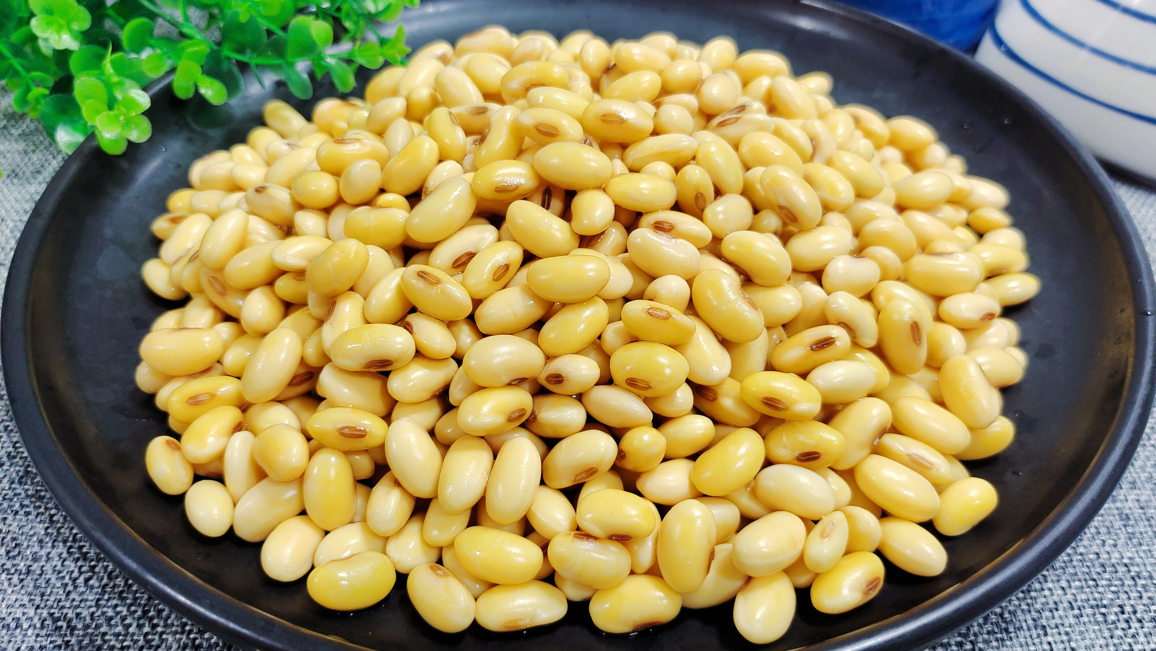 天冷黄豆别打豆浆喝,教你神仙吃法,孩子吃一次就上瘾,简单美味