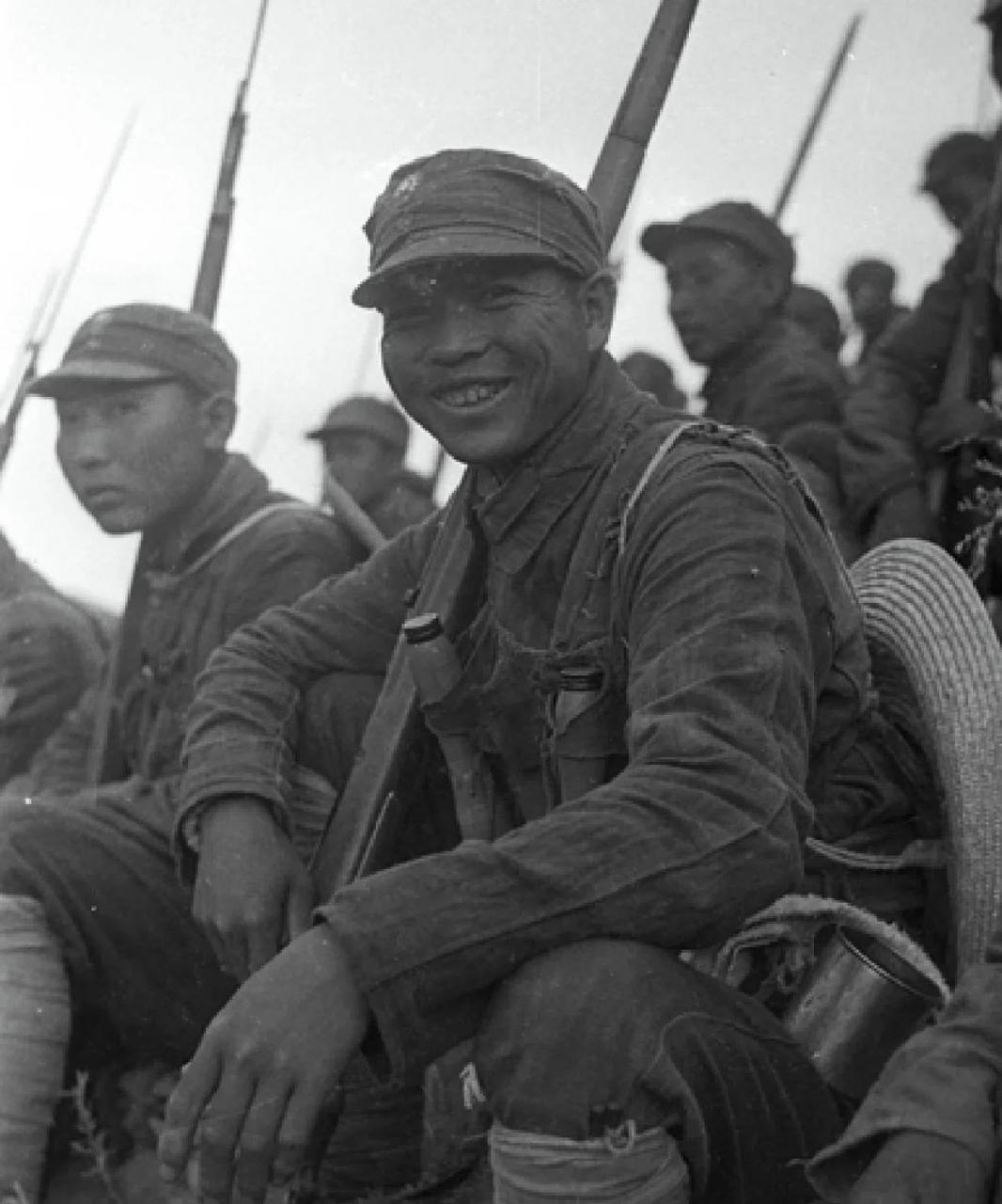 这才是真正的新四军,抗战时期都为了守护祖国,抛头颅,洒热血的中华好